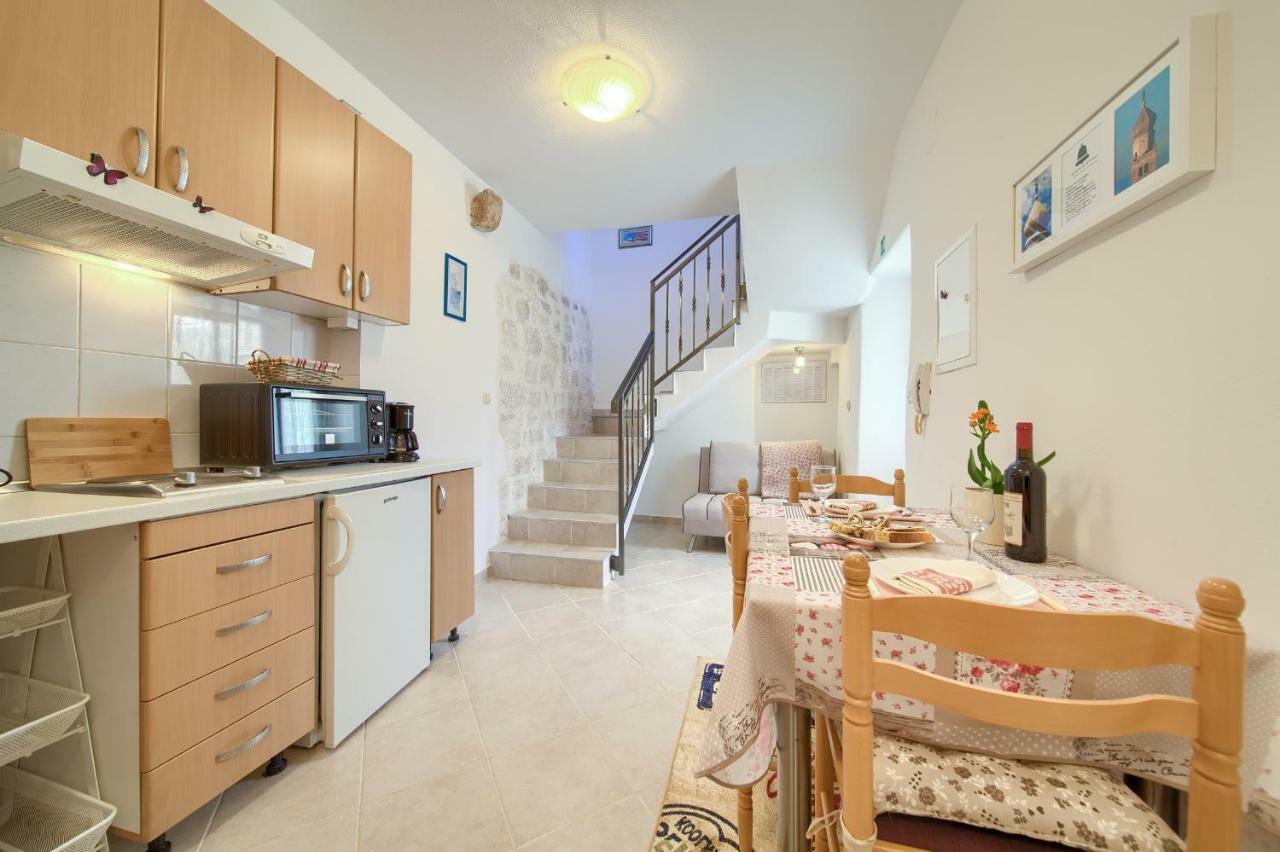 Hrast Apartment คิร์ก ภายนอก รูปภาพ