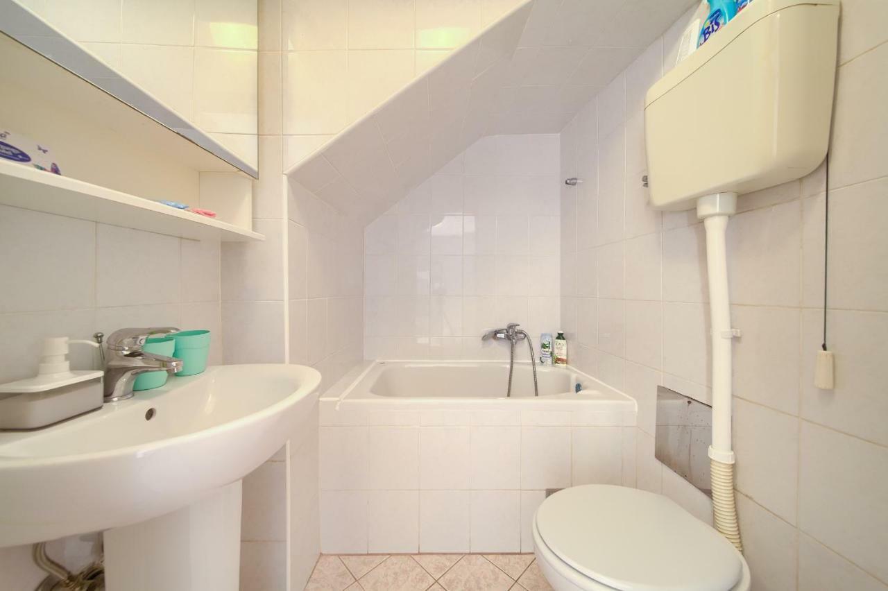 Hrast Apartment คิร์ก ภายนอก รูปภาพ